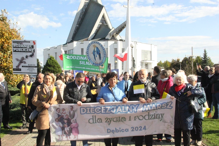 Dębica. Diecezjalny Marsz dla Życia i Rodziny 2024
