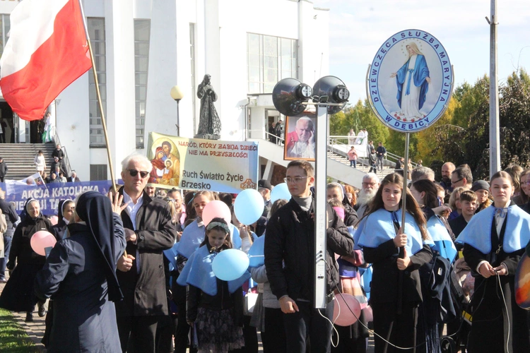 Dębica. Diecezjalny Marsz dla Życia i Rodziny 2024