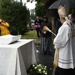 Pomnik i grobowiec dzieci utraconych w Darłowie