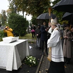 Pomnik i grobowiec dzieci utraconych w Darłowie
