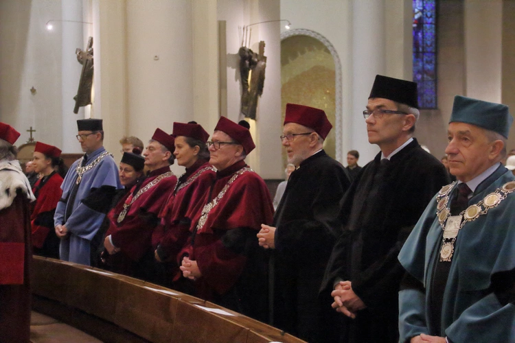 Międzyuczelniania inauguracja roku akademickiego w katedrze Chrystusa Króla oraz wręczenie nagrody "Lux ex Sielsia" cz.1