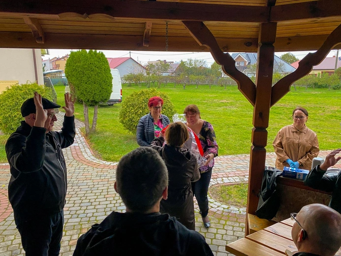 Niesłyszący u Matki