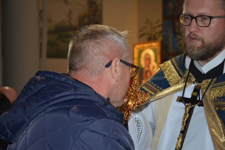 Świniarsko. Wprowadzenie relikwii bł. Jerzego Popiełuszki