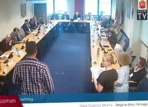 Krzyż jednak zniknął. I powrócił!