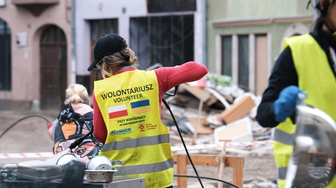 Wolontariusze Caritas przy pracy