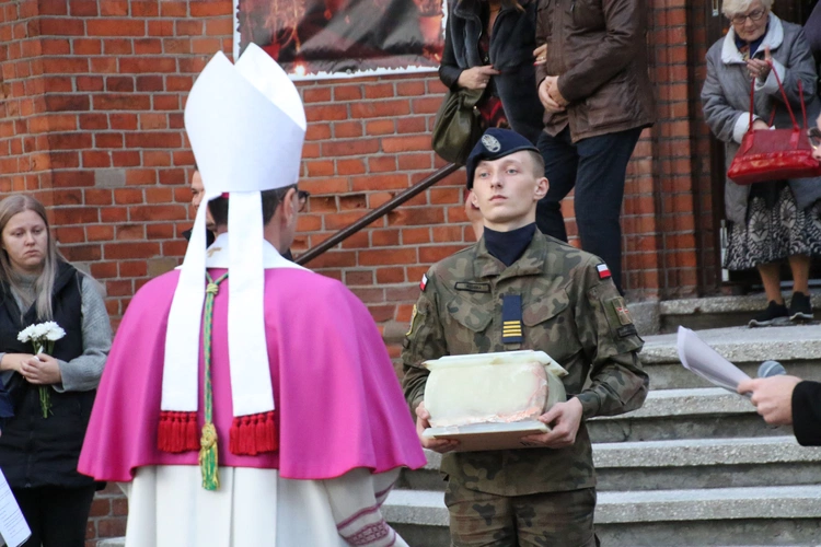Płock. Pogrzeb dzieci nienarodzonych