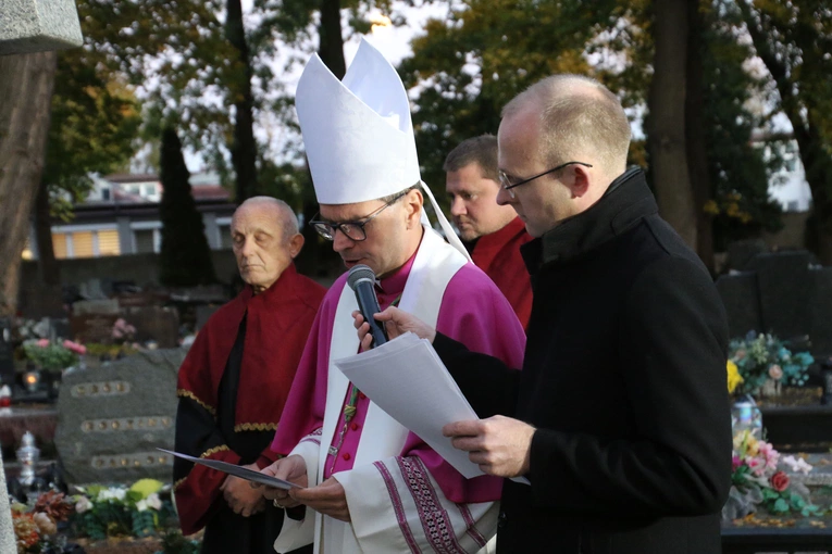 Płock. Pogrzeb dzieci nienarodzonych