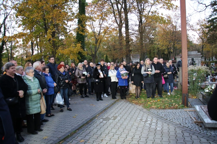 Płock. Pogrzeb dzieci nienarodzonych