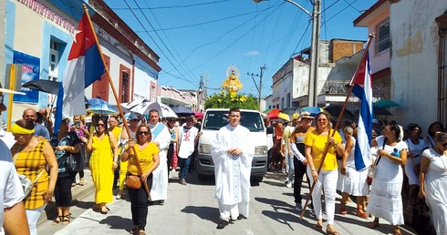 Kubańska religijność jest bardzo maryjna. Wierni wyjątkowo uroczyście obchodzą święto Matki Bożej Miłosierdzia z El Cobre.