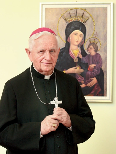 Abp senior Damian Zimoń metropolitą katowickim był do 2011 roku.