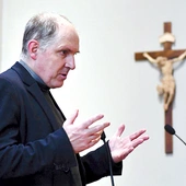 	Ks. Andrzej Muszala zachęcał do tworzenia grup opieki nad chorymi, składających się z kapłanów i świeckich.