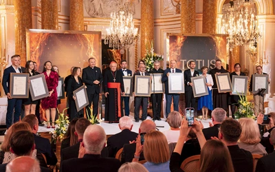 	Nagrody wręczane są tym, którzy przyczyniają się  do budowania cywilizacji miłości.