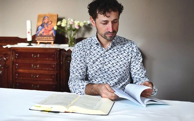 Grzegorz Kamiński zaprasza do wspólnego odkrywania Biblii. Kolejne spotkanie  już 24 października o godz. 19.