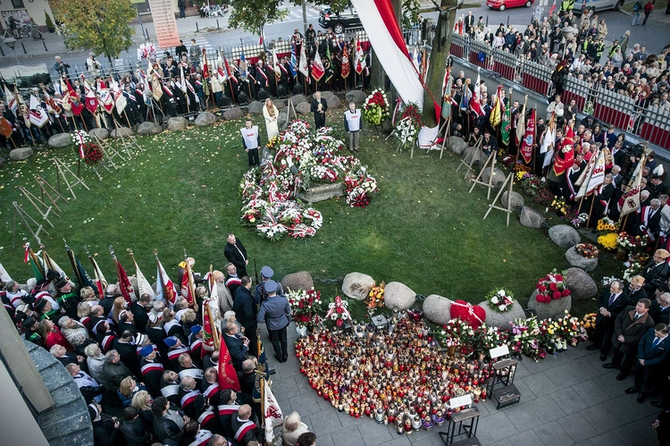 Po śmierci ks. Jerzego obawiano się, że komuniści wykradną jego ciało.