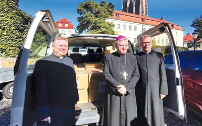 	Dzisiaj potrzebny jest ciężki sprzęt, m.in.: motowiertarki, szlifierki, wkrętarki, osuszacze.