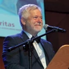 Prof. Narloch z wdzięcznością przyjął wyróżnienie.