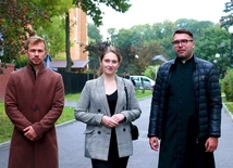 	Na spotkania zapraszają Dominik Grzebielski, Martyna Sambor i ks. Adrian Jakubiak.