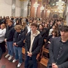 	Uczniowie w jasnogórskiej bazylice.