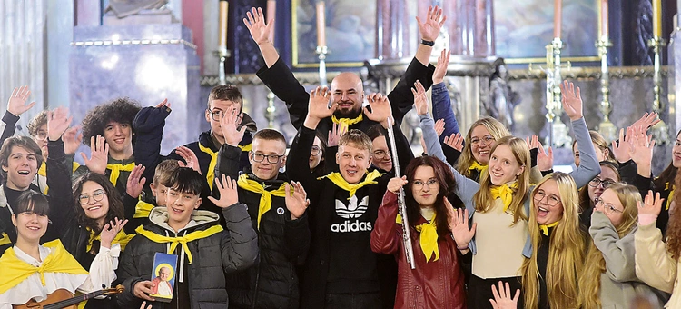 Stypendyści spotkali się w kościele Chrystusa Króla Wszechświata w Olsztynie.