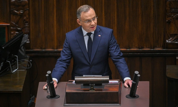 Prezydent Andrzej Duda wygłaszający swoje przemówienie w sejmie