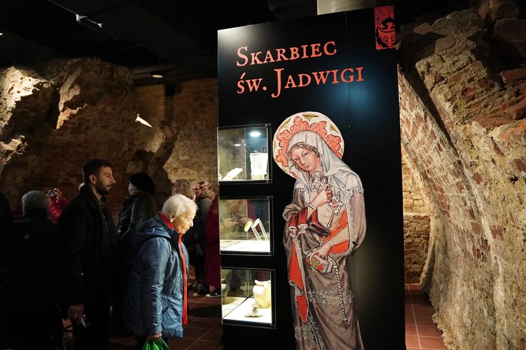 Zamek Piastów na Ostrowie Tumskim i duchowa twierdza św. Jadwigi