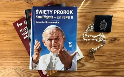 Dzień św. Jana Pawła II z Białym Krukiem