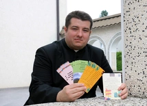 - Przede wszystkim prosimy o modlitwę za nas, za misje, za misjonarzy, za tych, do których jedziemy - mówi ks. Paweł Łęcki.