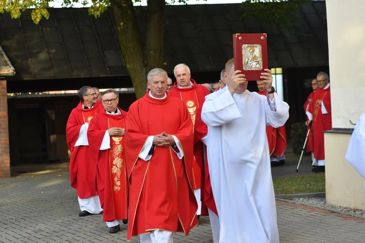 Bp Tadeusz Lityński wręczył stauetki "Lubuski Samarytanin"