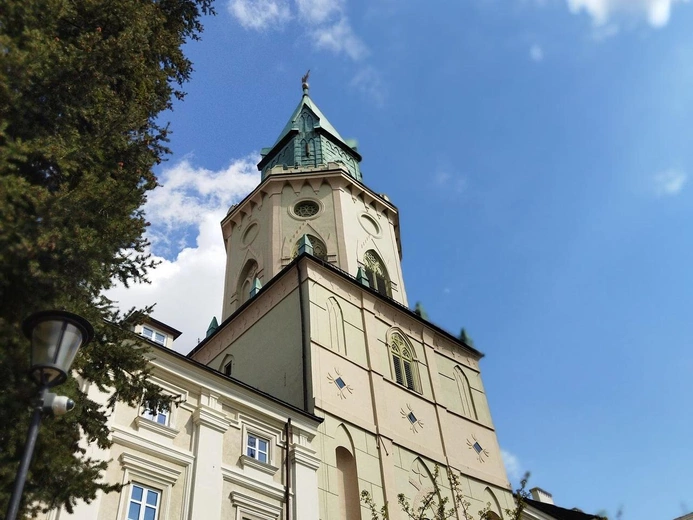 Spektakl w podróży z Kogucikiem w roli głównej