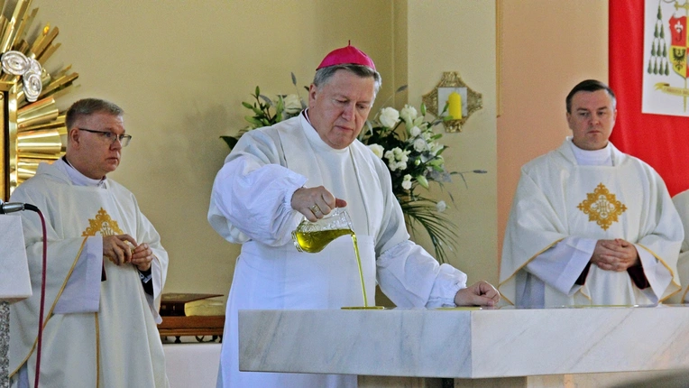 Abp Kupny w Lipkach: Wybudowaliście piękną świątynię. Należą wam się słowa uznania