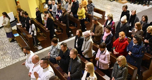 Nie zamykać wiary w czterech ścianach