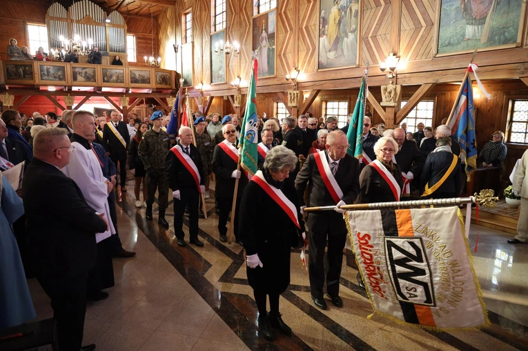 Wprowadzenie relikwii bł. ks. Jerzego Popiełuszki 