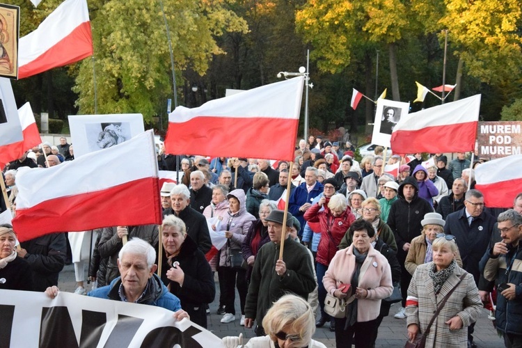 Marsz ku czci ks. J. Popiełuszki w Radomiu