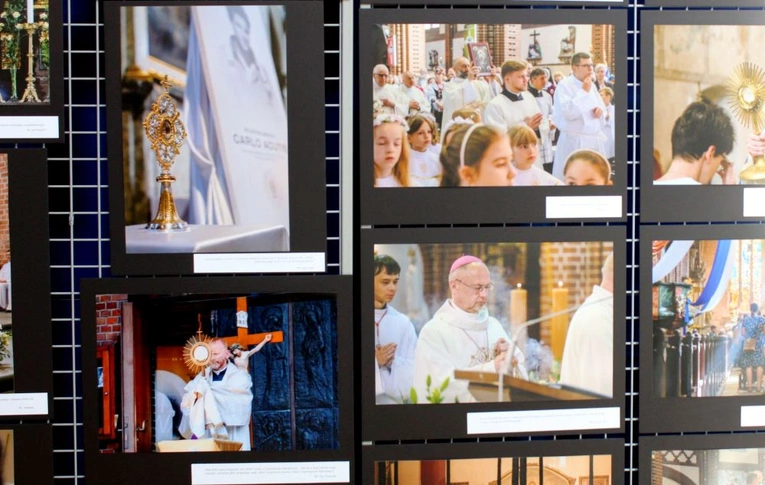 Konferencja "Święci Eucharystią” 