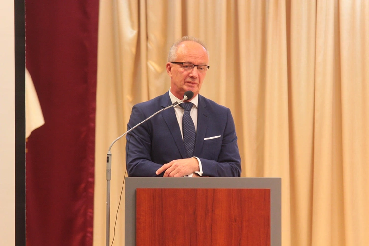 Prof. K. Szwagrzyk z henrykową nagrodą