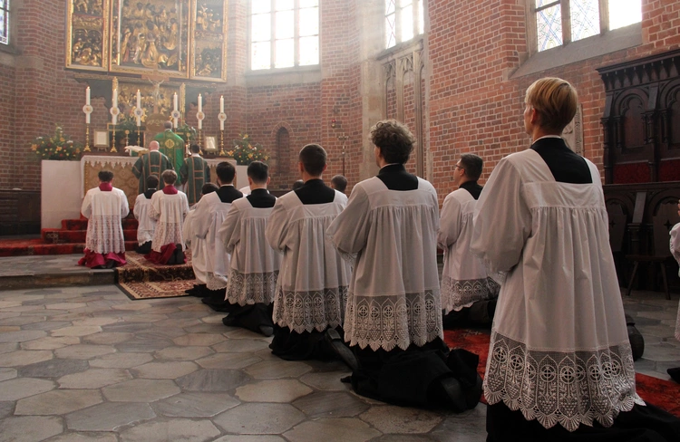 Jubileusz 25-lecia Duszpasterstwa Wiernych Tradycji Łacińskiej z udziałem abp. Kupnego