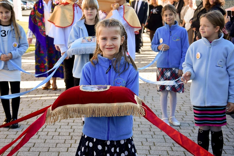 Nowy Sącz. Odpust ku czci św. Jana Pawła II z kardynałem