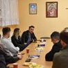 Modlą się o dobrą żonę i dobrego męża