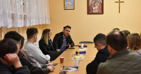 Modlą się o dobrą żonę i dobrego męża