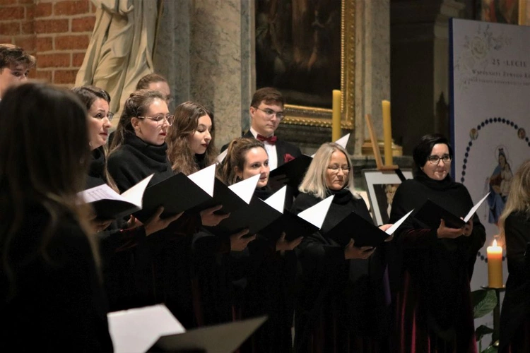 Koncert chórów w Rudach 