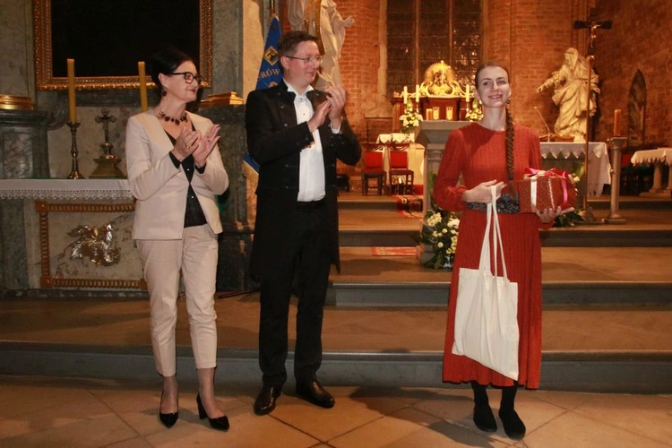 Koncert chórów w Rudach 
