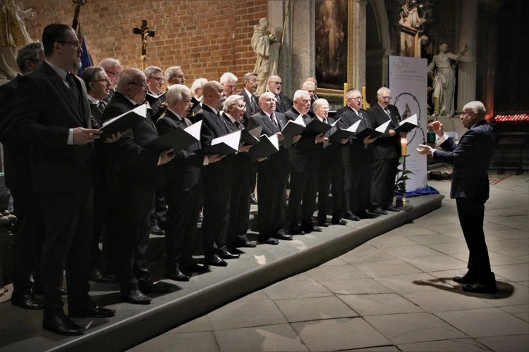 Koncert chórów w Rudach 