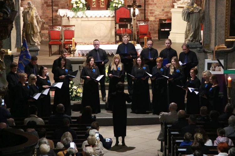 Koncert chórów w Rudach 