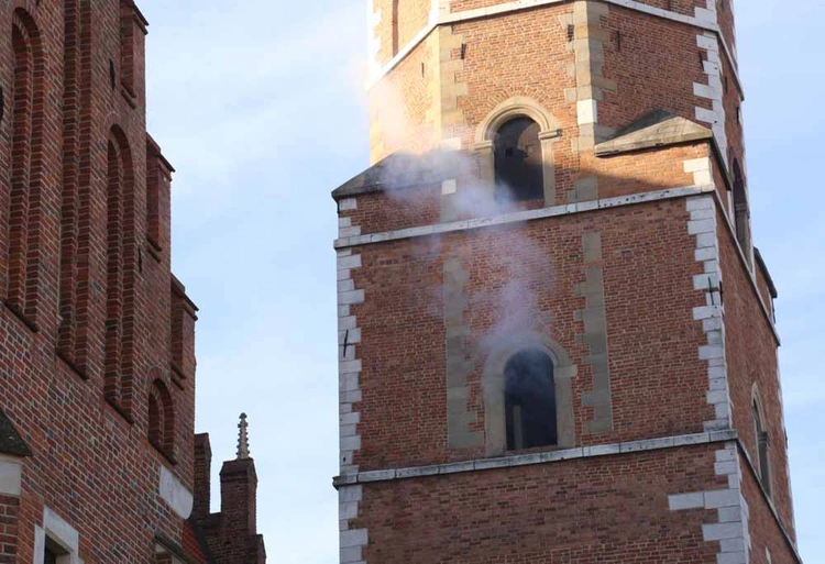 Ćwiczenia straży pożarnej w kościele Bożego Ciała
