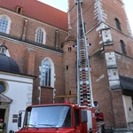 Ćwiczenia straży pożarnej w kościele Bożego Ciała