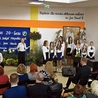 Program artystyczny w wykonaniu uczniów został nagrodzony gromkimi brawami.