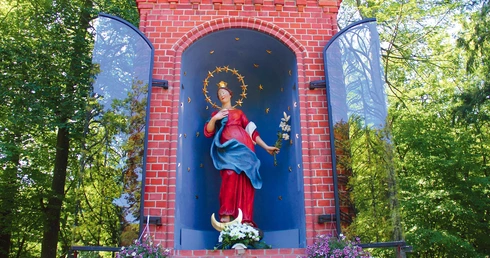 Matemblewska Madonna od ponad 250 lat czuwa nad tymi, którzy się do Niej uciekają.