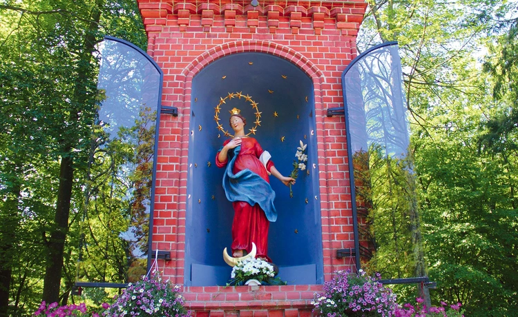 Matemblewska Madonna od ponad 250 lat czuwa nad tymi, którzy się do Niej uciekają.