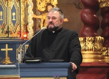 	Nauczanie o zdrowej religijności podjął ks. Waldemar Grzyb.