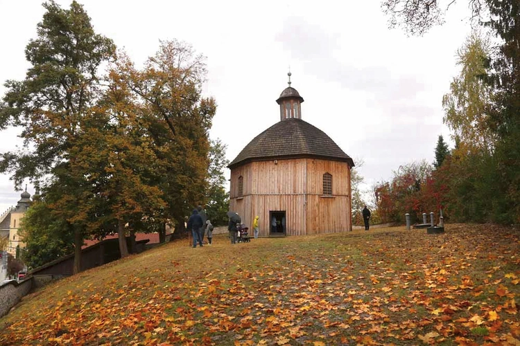 	Obiekt ma ciekawy kształt architektoniczny.